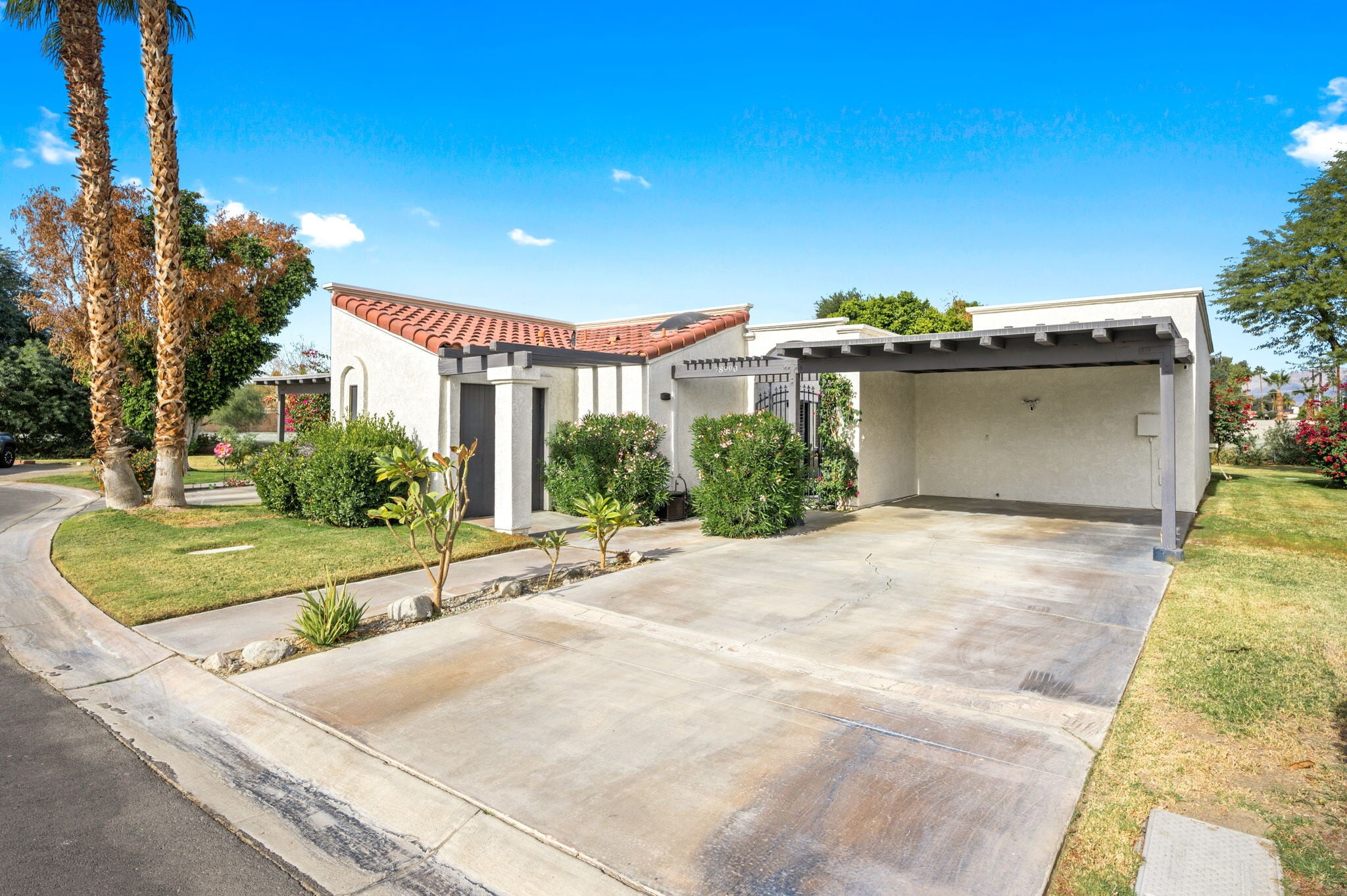 Building Photo - 78990 Bayside Ct