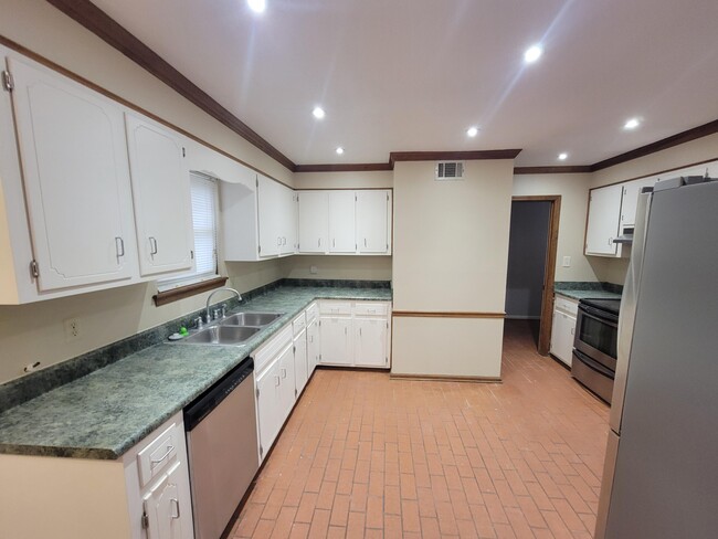 Building Photo - 4768 Red Leaf Ct