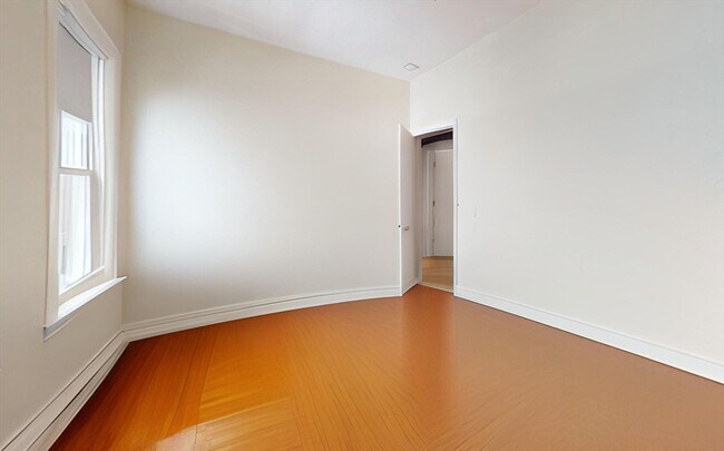 Building Photo - 10-12-12 Bolster St