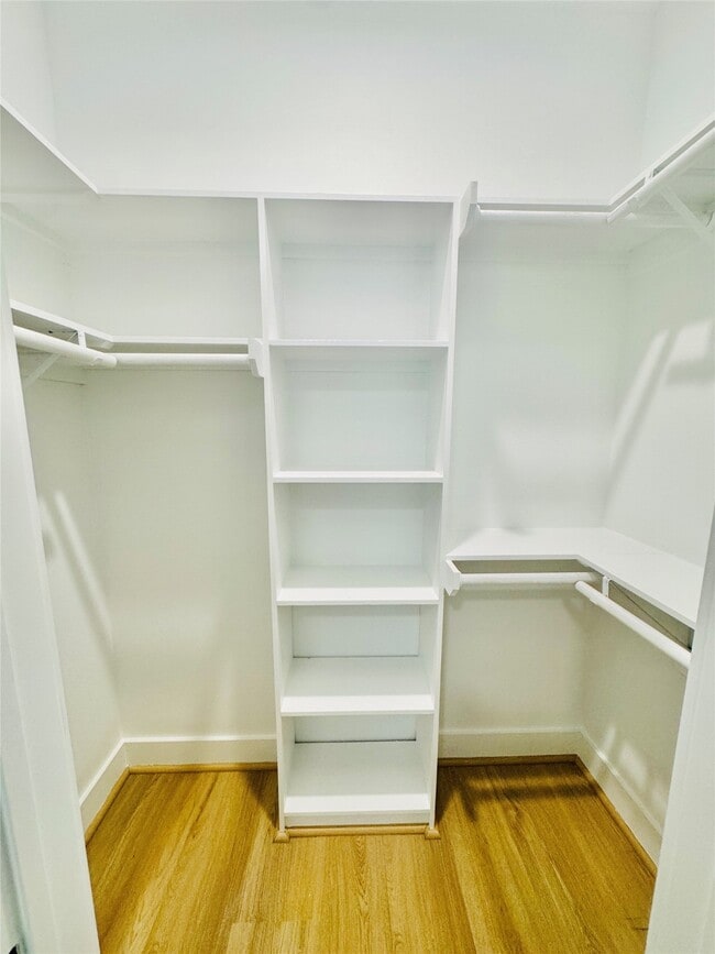 Building Photo - 9362 Starfire Ln