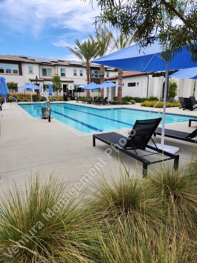 Building Photo - 3020 Harrison Ln