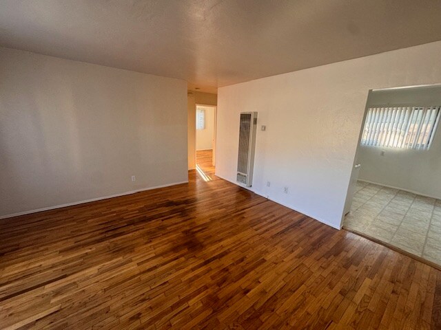 Building Photo - 3728 Ingraham St