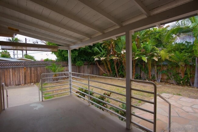 Building Photo - 6124 Mary Ln Dr