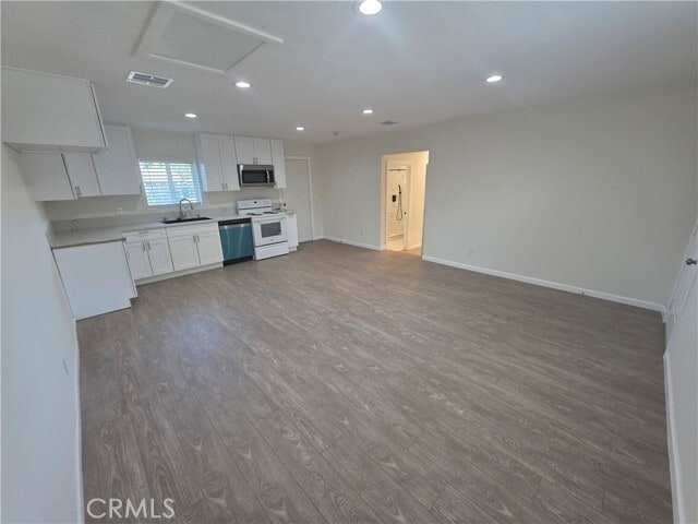 Building Photo - 1204 E Ave Q4