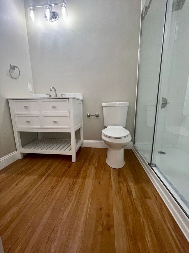 Building Photo - Fully Renovated 2B/2B condo located behind...