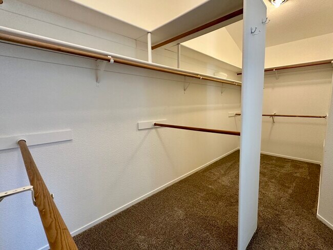 Building Photo - 2250 Prestwick Dr