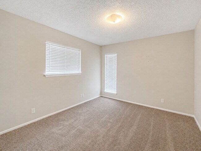 Building Photo - 4231 Eagle Nest Dr
