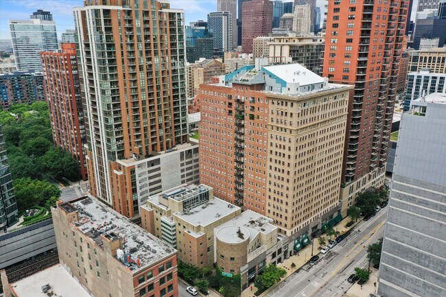 Building Photo - 40 E 9th St