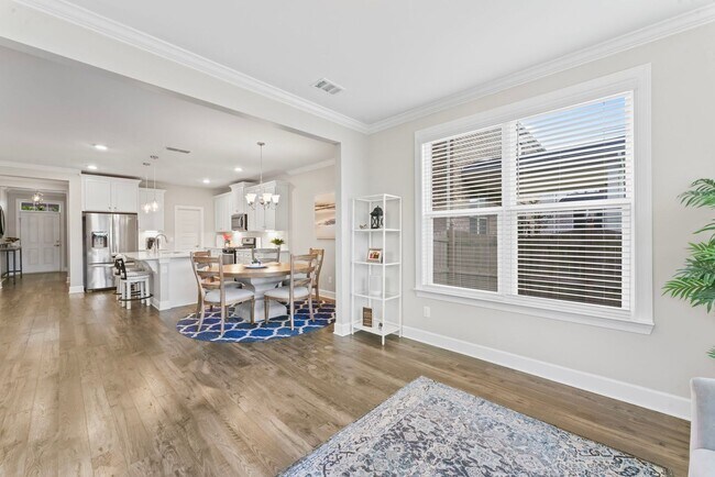 Building Photo - **LIKE-NEW UPGRADED HOME WITH FENCED YARD ...