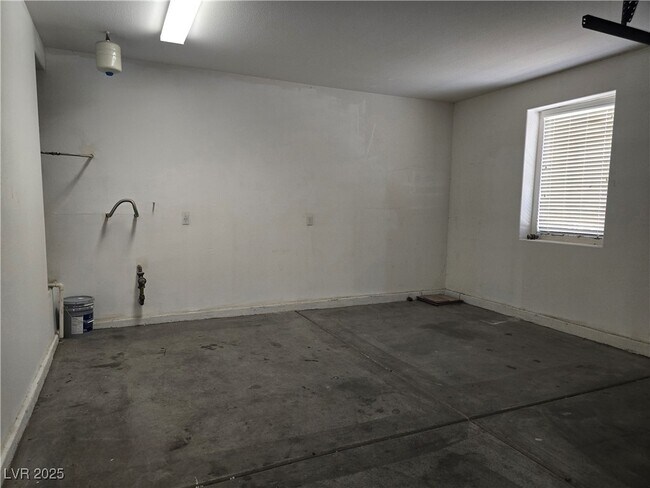 Building Photo - 6640 April Bend Ct