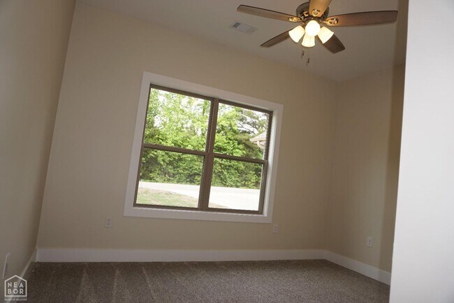 Building Photo - 3 Bedroom, 2 Bath Home in Brookland