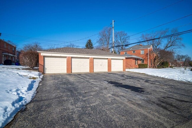 Building Photo - 1978 Northwest Blvd