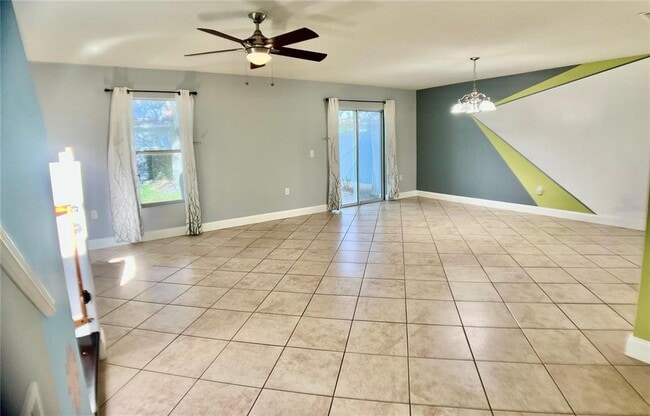 Building Photo - 1053 Chalcedony St