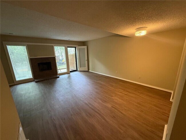 Building Photo - 2462 E Kantz Ln