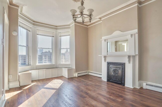 Building Photo - 118 Bowers St