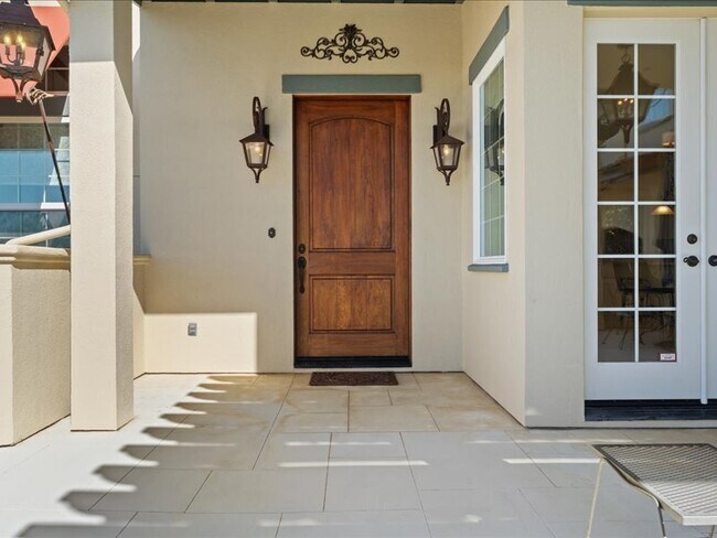 Building Photo - 265 Clear Ridge Dr