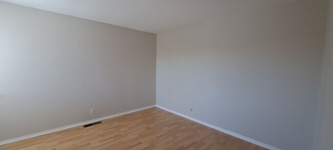 Building Photo - 320 Stamper Cir