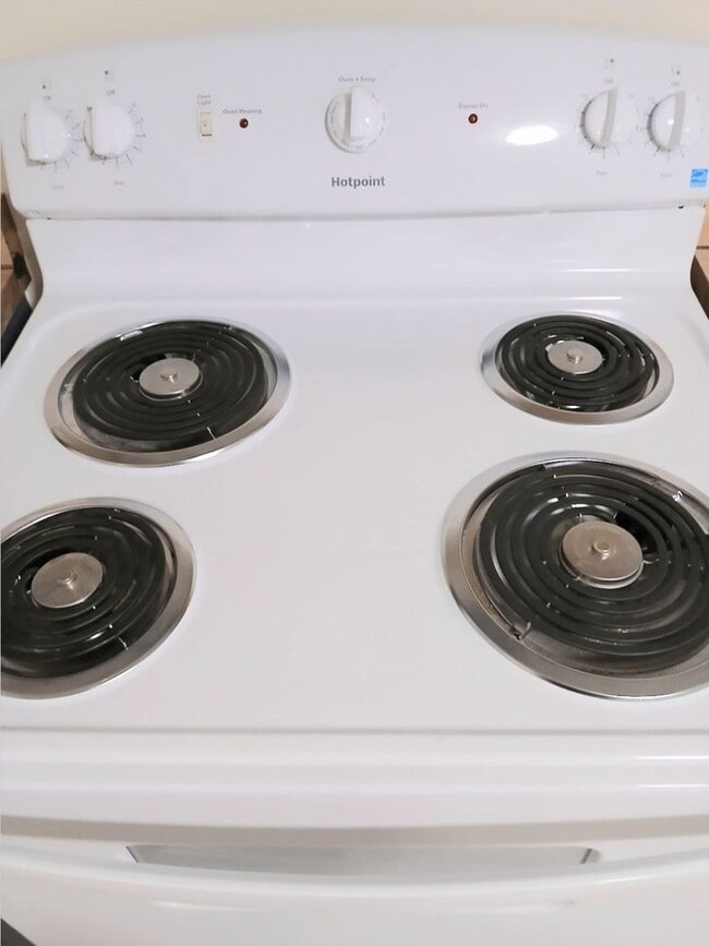 Building Photo - 408 Bowen Ave