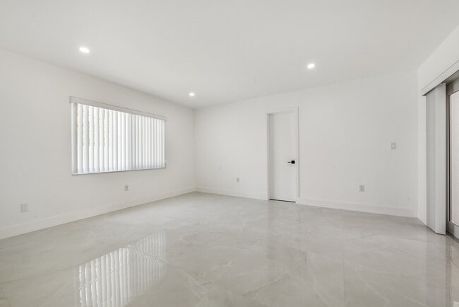 Building Photo - 13445 SW 20th Terrace