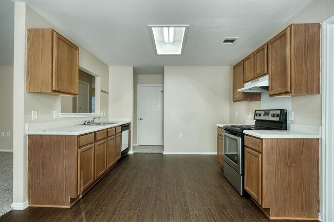 Building Photo - 7537 Redrick Dr