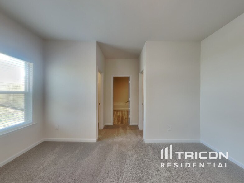 Building Photo - 1025 Claas Wy