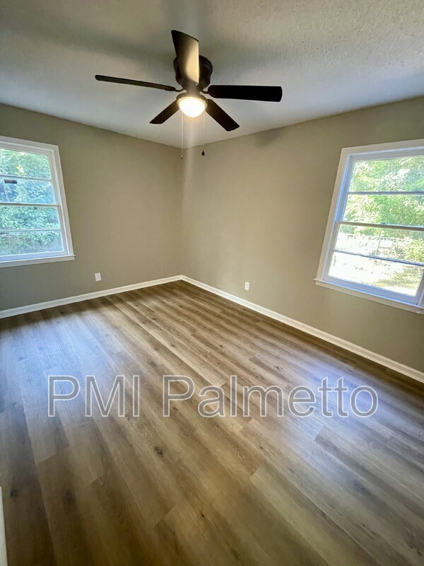 Building Photo - 3732 Hickory St