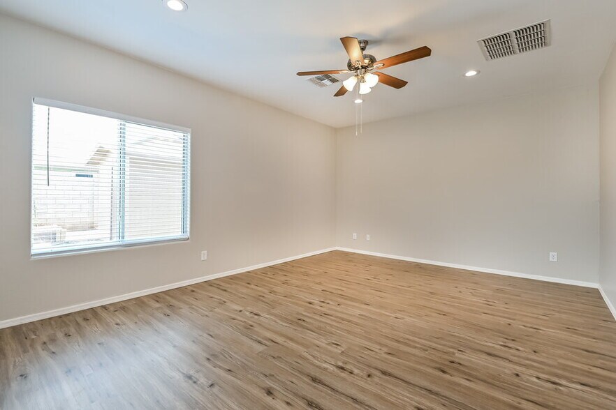 Building Photo - 6871 S Martlet Dr