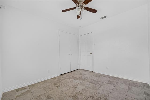 Building Photo - 909 Rosewood Hills Dr