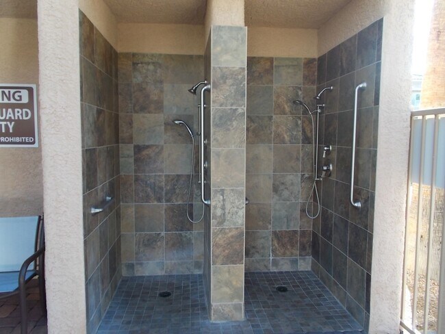 Building Photo - Beautiful 1-Bedroom Condo in Prime Bella V...