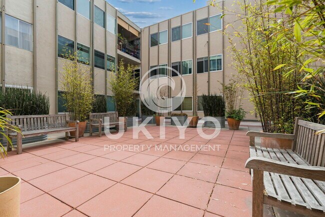 Building Photo - 360 Vernon St