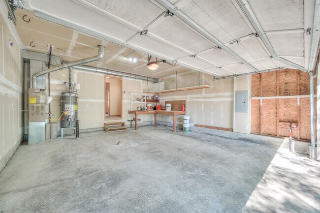 Building Photo - 14736 SE 185th Pl