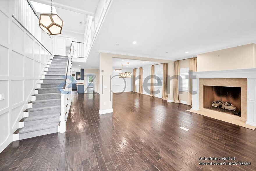 Building Photo - 1147 Centinela Ave