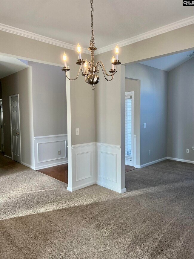 Building Photo - 211 Pinebluff Ct