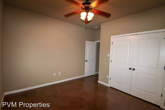 Building Photo - 3 br, 2 bath House - 3021 Silver Saddle