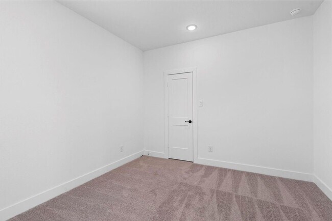 Building Photo - 1310 Shaded Rock Dr