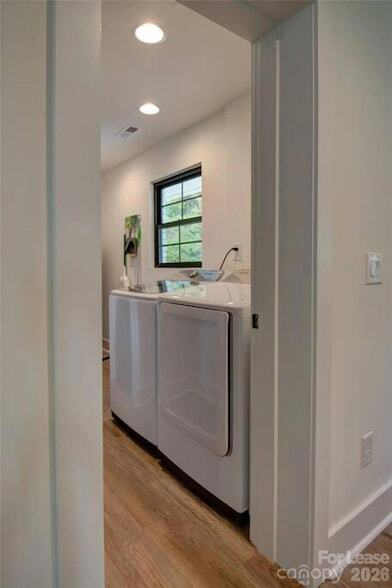 Building Photo - 3945 Rockfern Rd