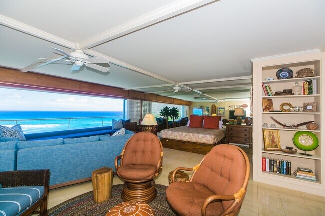 Building Photo - Breathtaking Ocean and Mountain View One Bedroom