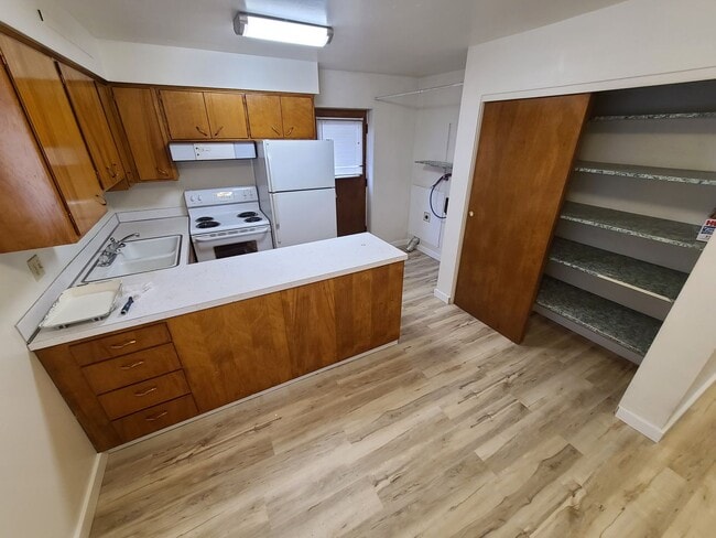 Building Photo - Knowles 4-Plex