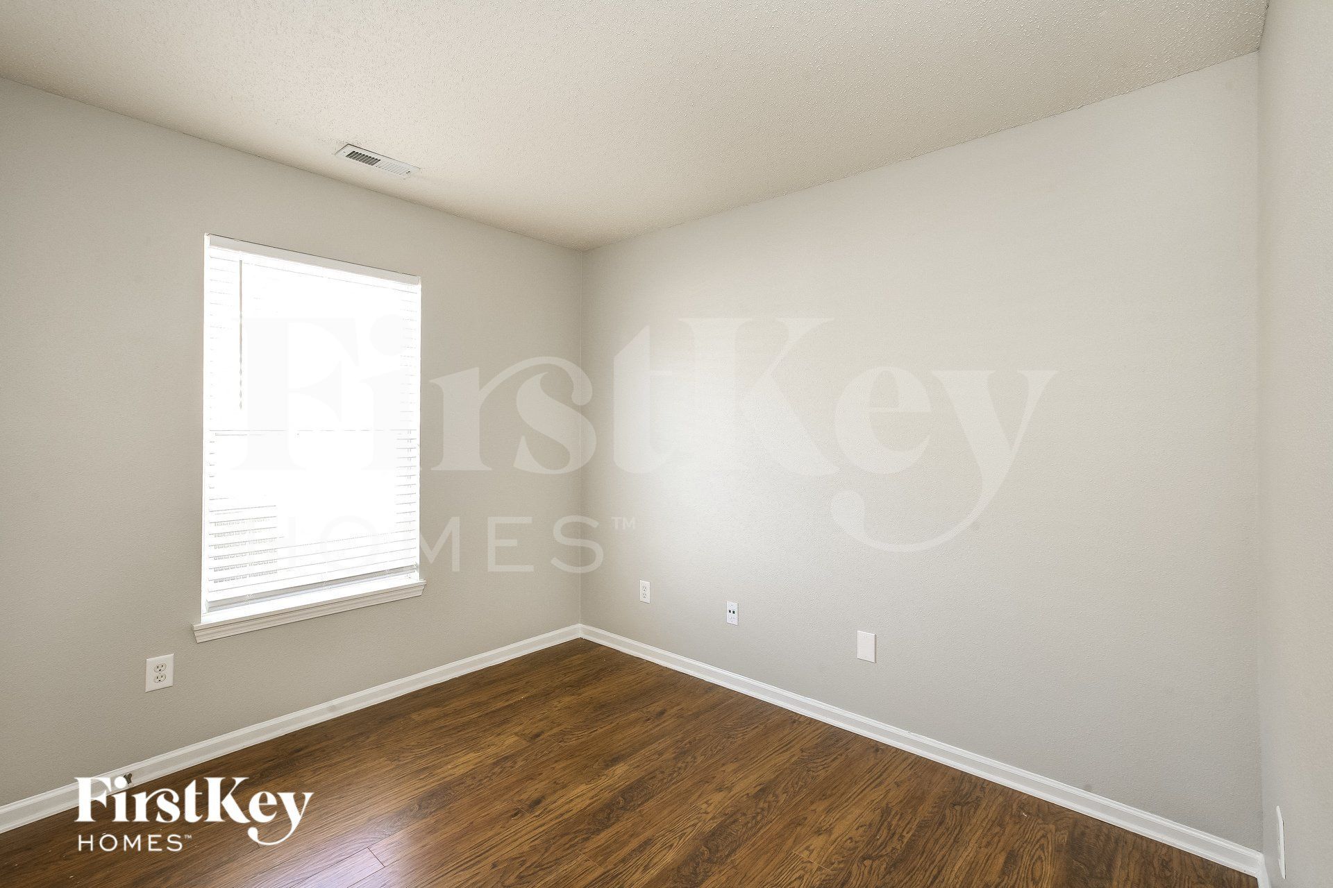 Building Photo - 15442 Ten Point Dr