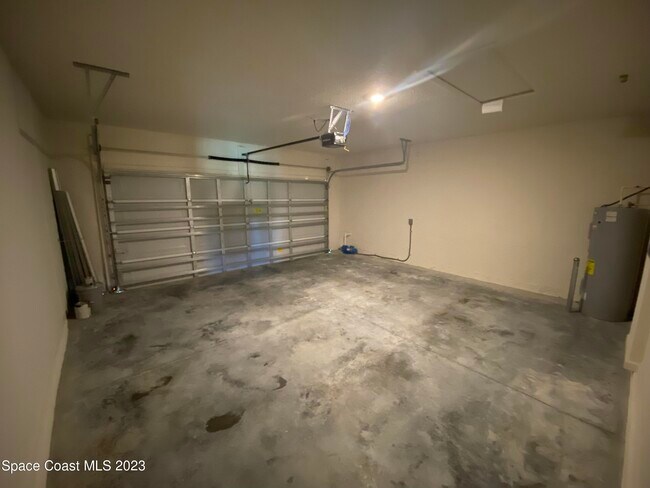 Building Photo - 510 Old Country SE Rd