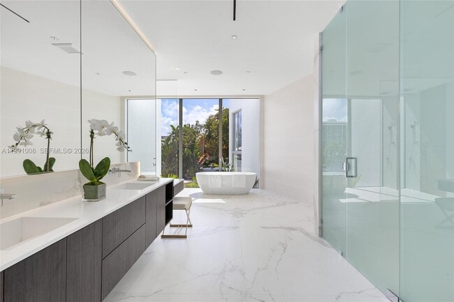 Building Photo - 503 Palm Dr