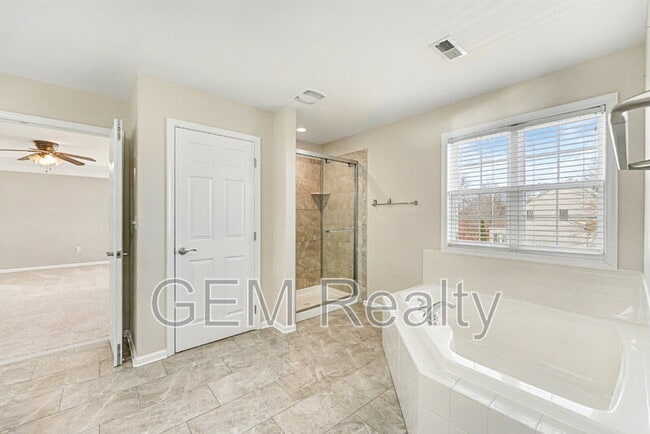 Building Photo - 9 Gallery Rd