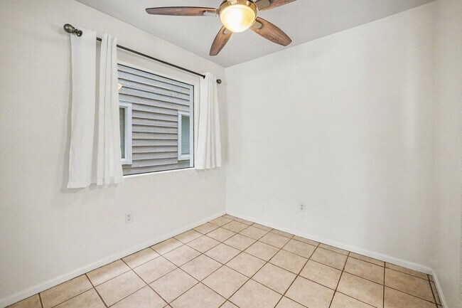 Building Photo - Updated 2 Bedroom 2 Bathroom Condo in Lakewood!