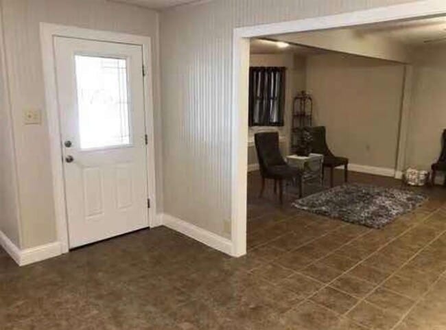 Building Photo - 145 Henna