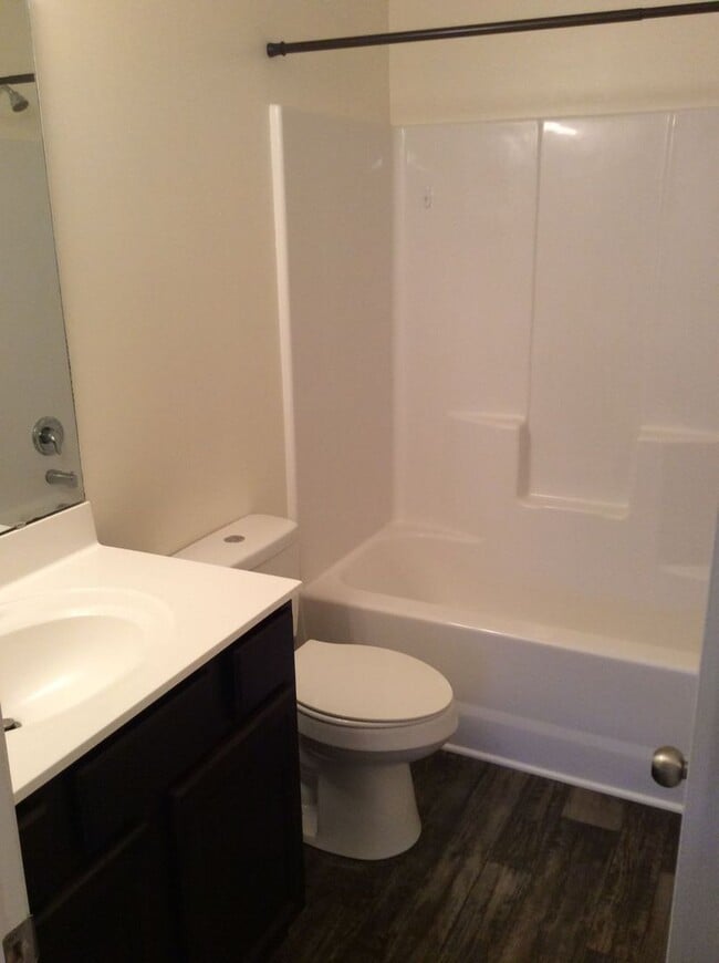 Building Photo - Townhome in Havelock