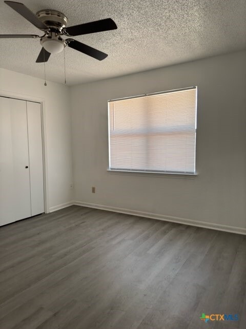 Building Photo - 1815 Cedarhill Dr