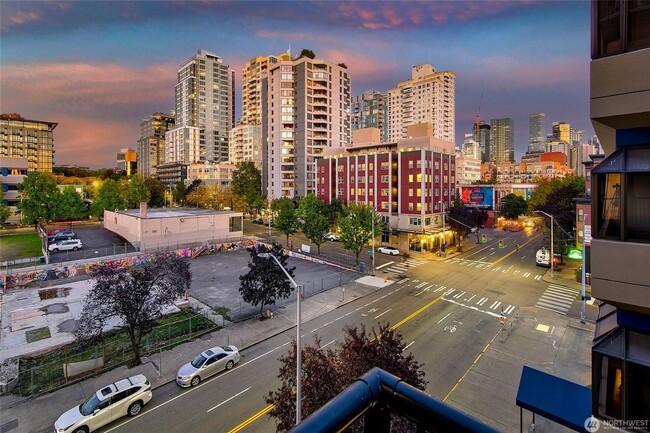 Building Photo - 2bd/2ba Seattle Condo