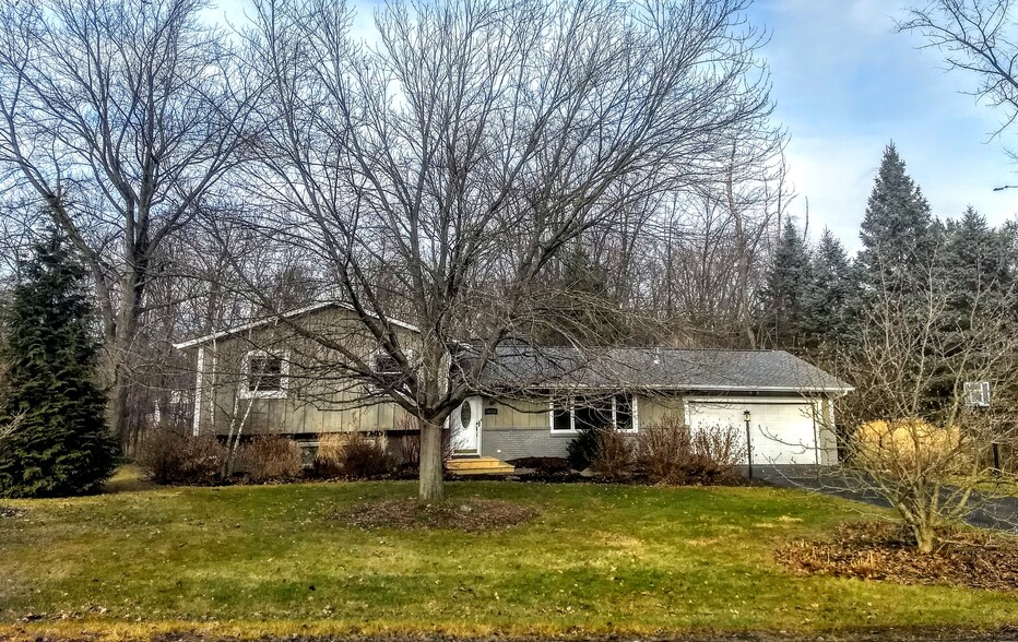 Building Photo - 16351 Petro Dr