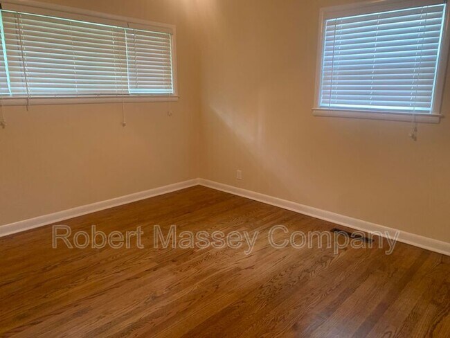 Building Photo - 2611 Gardiner Ln