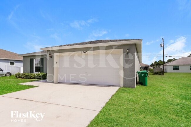 Building Photo - 1265 SW Century Ave